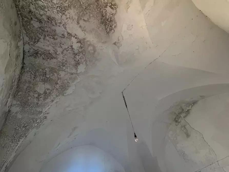 Immagine 8 di Palazzo in vendita  a San Donato Di Lecce