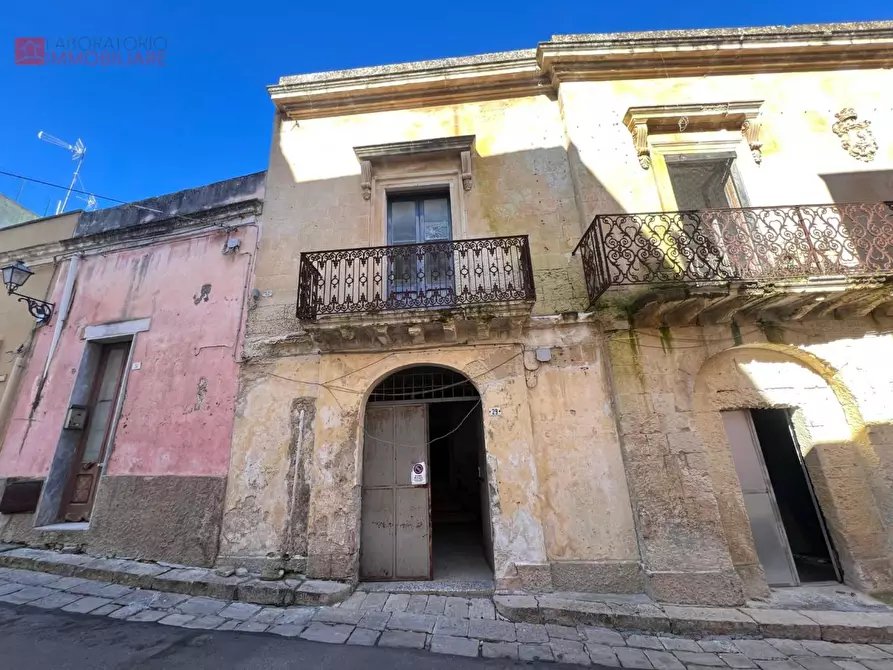 Immagine 3 di Palazzo in vendita  a San Donato Di Lecce