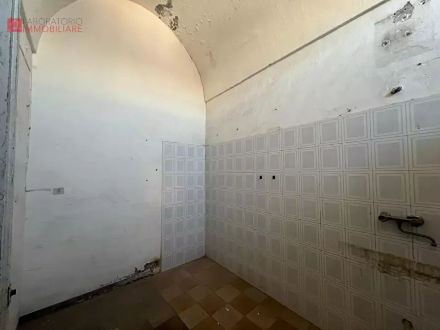 Immagine 9 di Palazzo in vendita  a San Donato Di Lecce