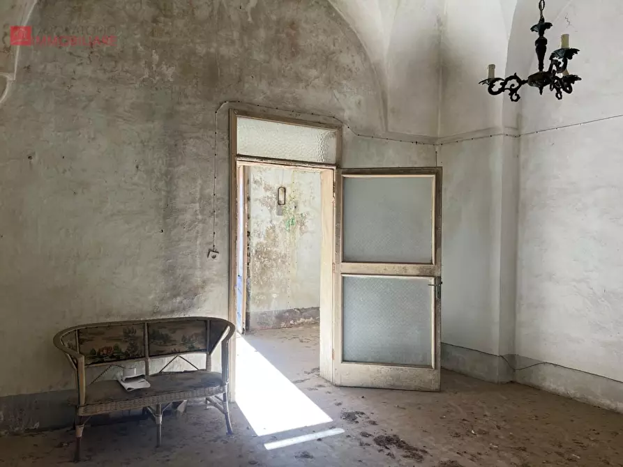 Immagine 44 di Palazzo in vendita  a San Donato Di Lecce