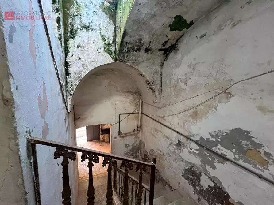 Immagine 38 di Palazzo in vendita  a San Donato Di Lecce