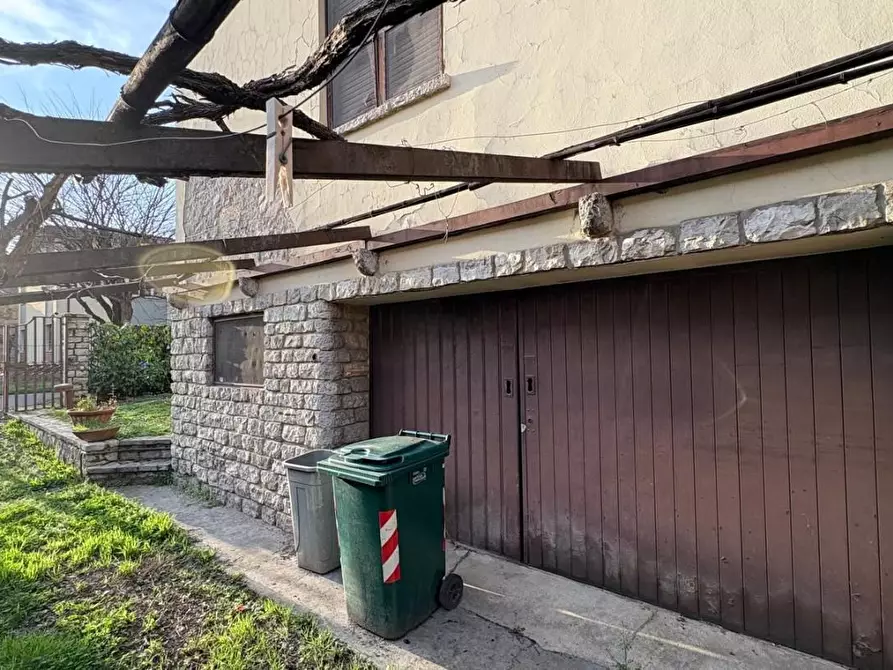 Immagine 4 di Villa in vendita  a Lucca