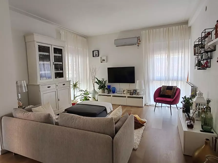 Immagine 8 di Appartamento in vendita  a Massa