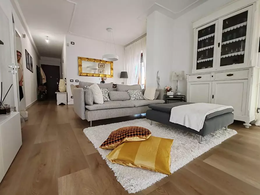 Immagine 3 di Appartamento in vendita  a Massa