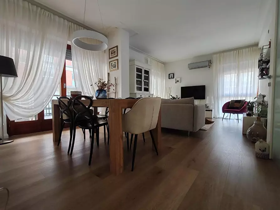 Immagine 7 di Appartamento in vendita  a Massa