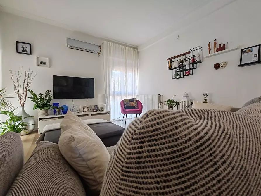 Immagine 5 di Appartamento in vendita  a Massa