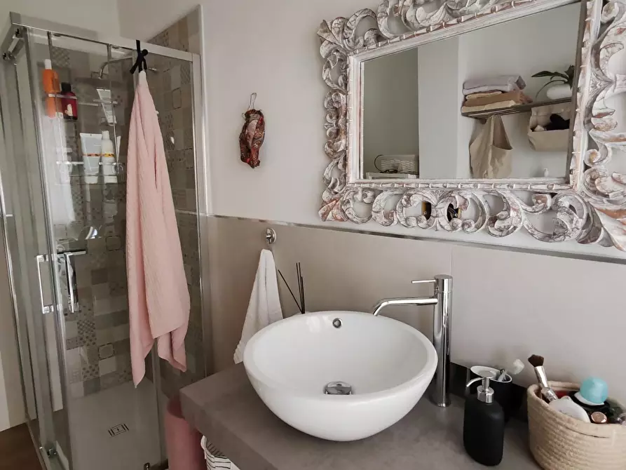 Immagine 16 di Appartamento in vendita  a Massa