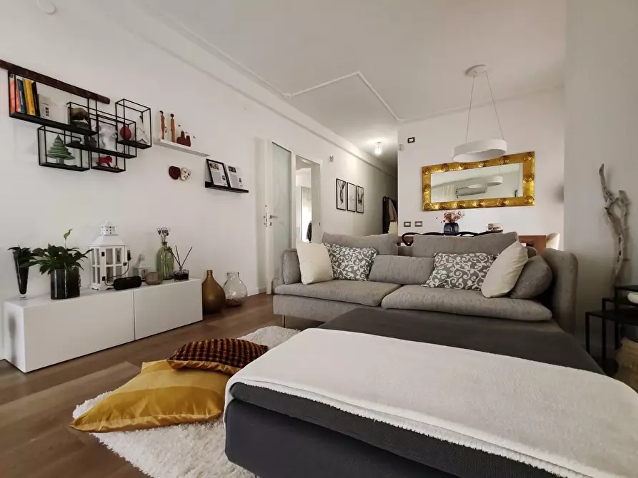 Immagine 4 di Appartamento in vendita  a Massa