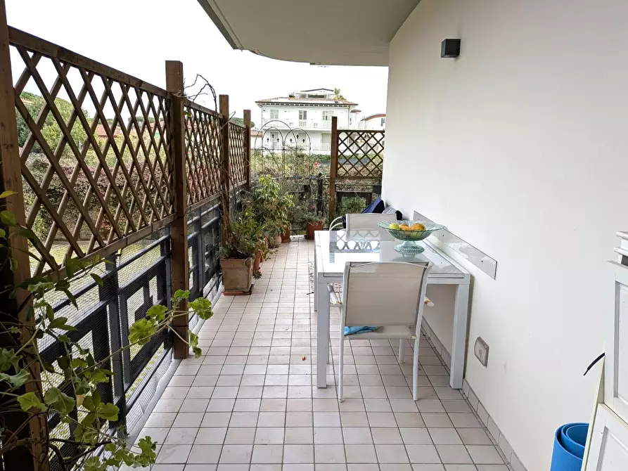 Immagine 22 di Appartamento in vendita  a Montignoso