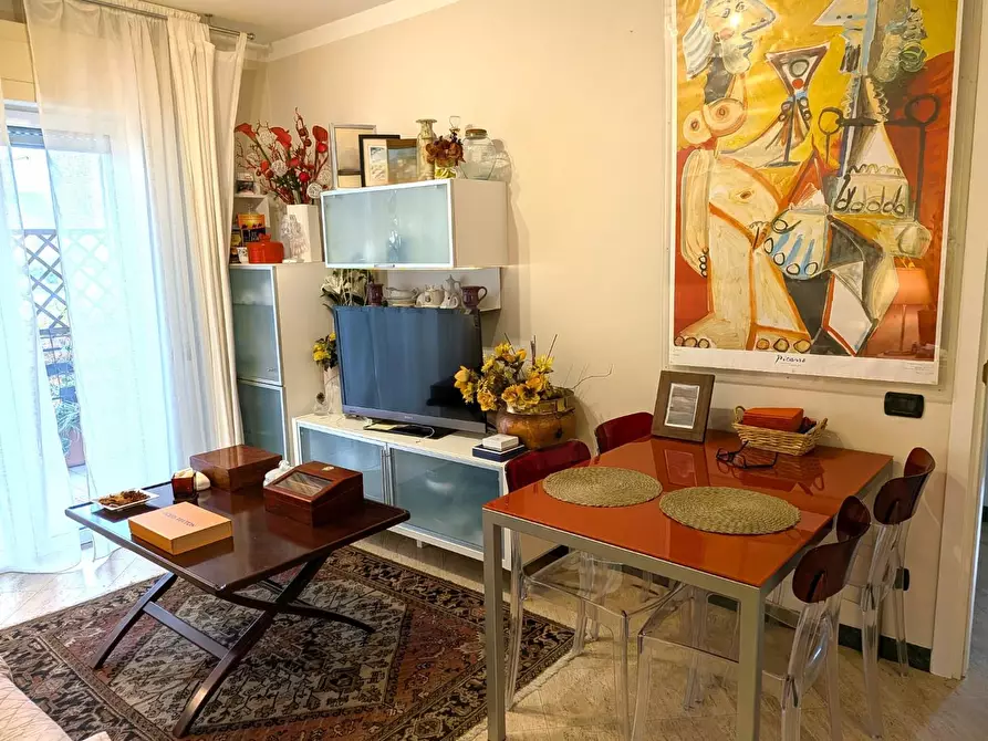 Immagine 2 di Appartamento in vendita  a Montignoso