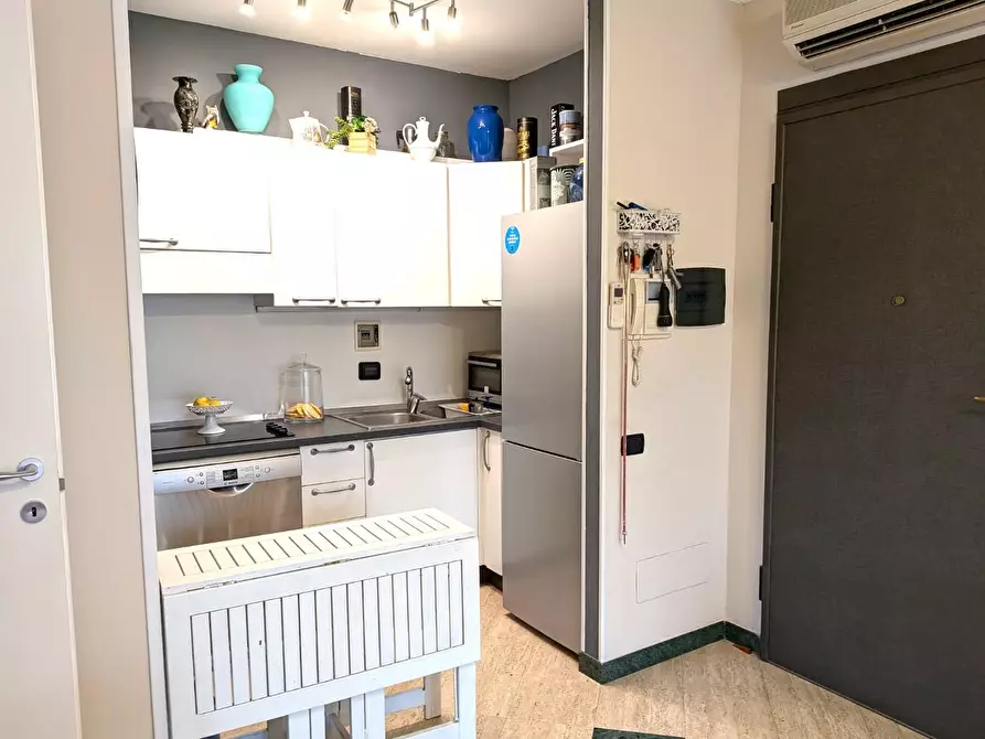 Immagine 5 di Appartamento in vendita  a Montignoso