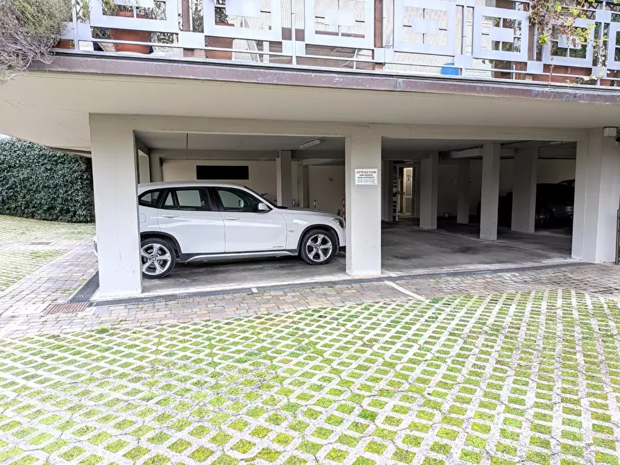 Immagine 25 di Appartamento in vendita  a Montignoso