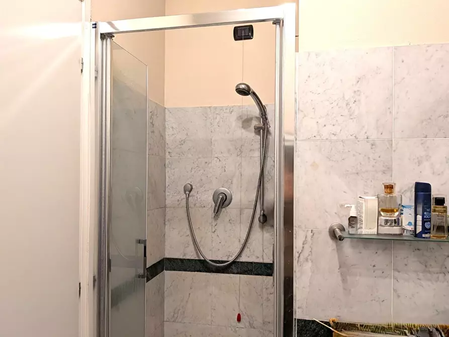 Immagine 18 di Appartamento in vendita  a Montignoso