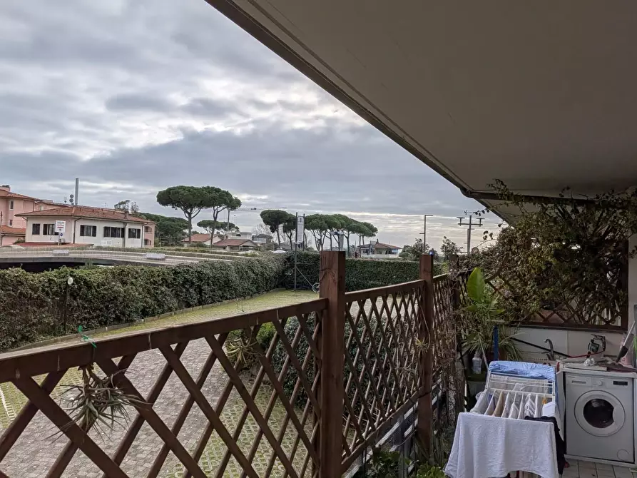 Immagine 27 di Appartamento in vendita  a Montignoso