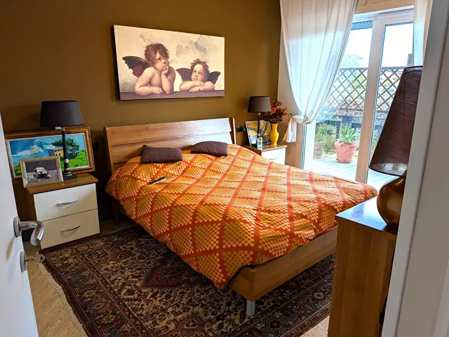 Immagine 9 di Appartamento in vendita  a Montignoso