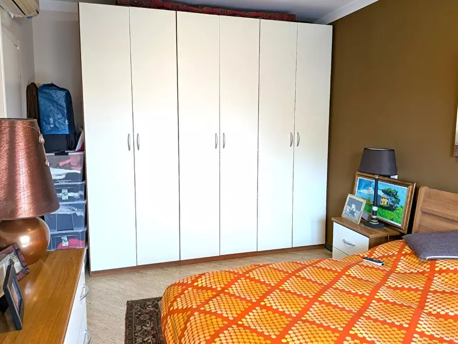 Immagine 10 di Appartamento in vendita  a Montignoso