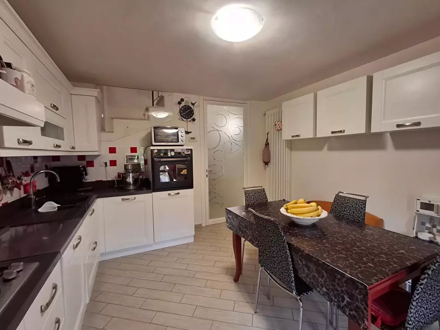 Immagine 16 di Appartamento in vendita  a Capraia E Limite