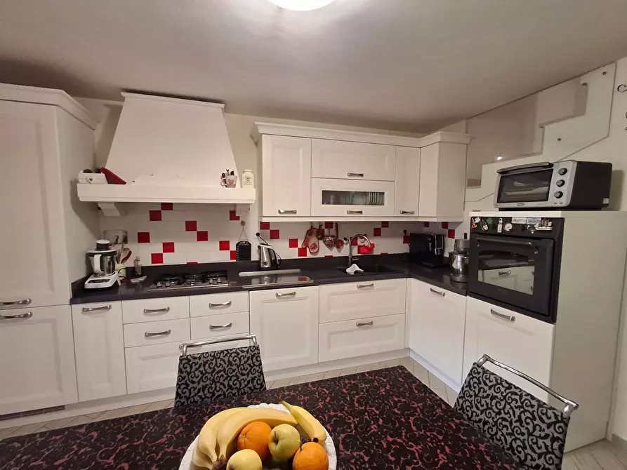 Immagine 15 di Appartamento in vendita  a Capraia E Limite