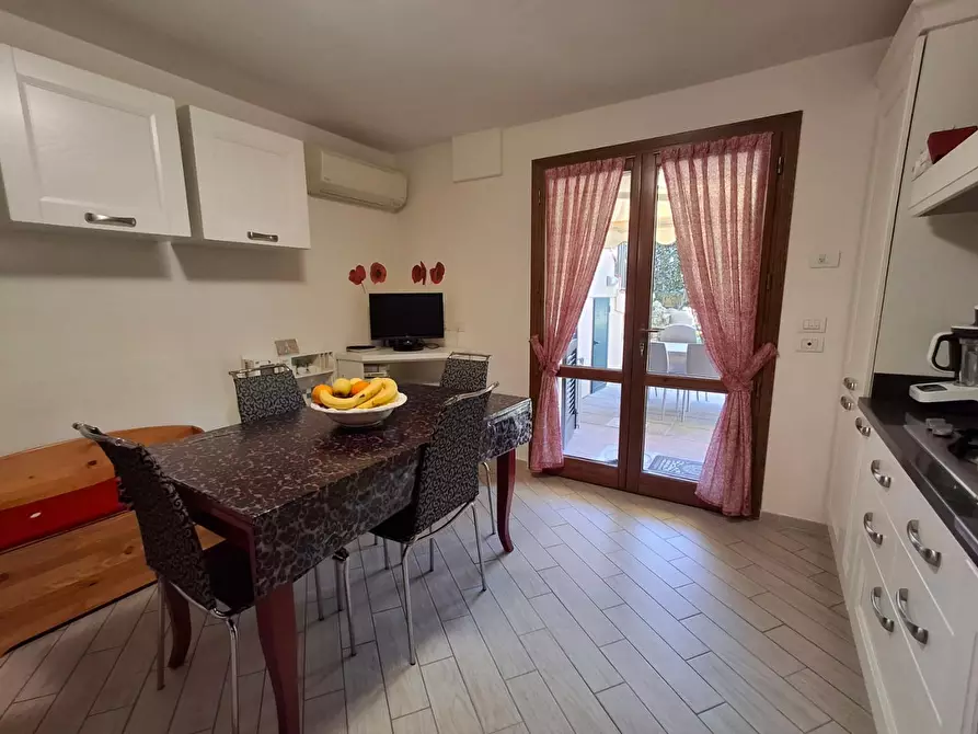 Immagine 13 di Appartamento in vendita  a Capraia E Limite