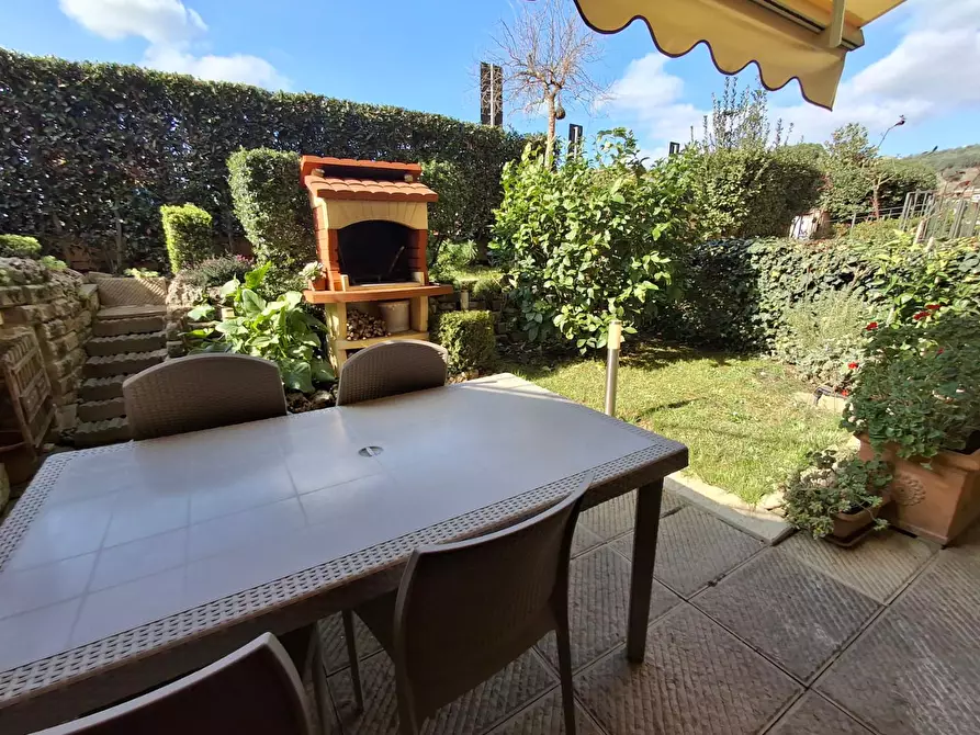 Immagine 18 di Appartamento in vendita  a Capraia E Limite