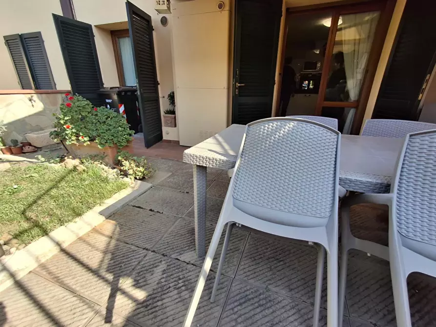 Immagine 21 di Appartamento in vendita  a Capraia E Limite