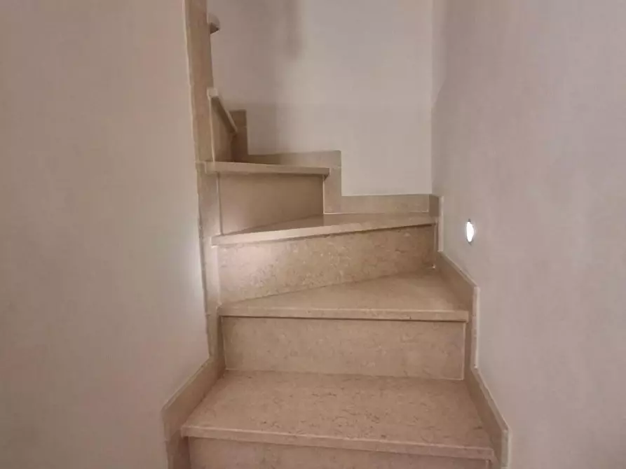 Immagine 11 di Appartamento in vendita  a Capraia E Limite