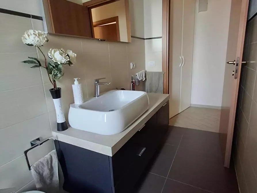 Immagine 6 di Appartamento in vendita  a Capraia E Limite