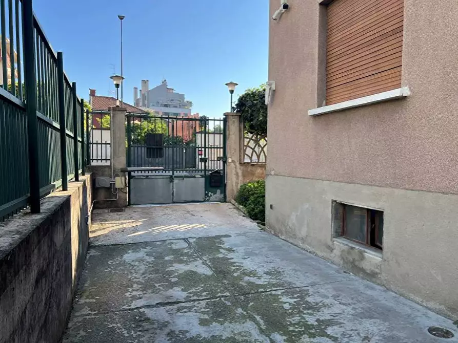 Immagine 6 di Appartamento in vendita  a Milano