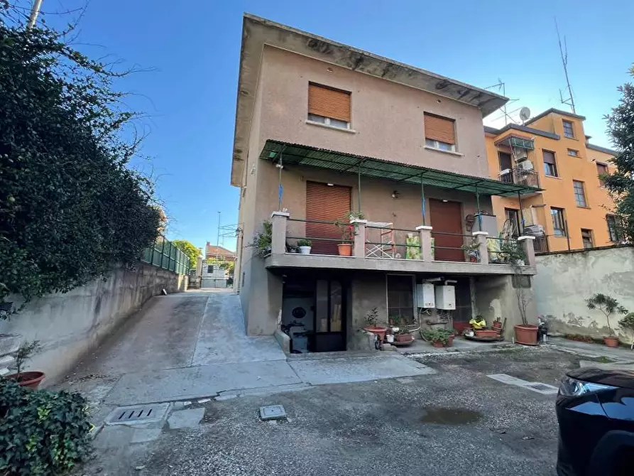 Immagine 10 di Appartamento in vendita  a Milano