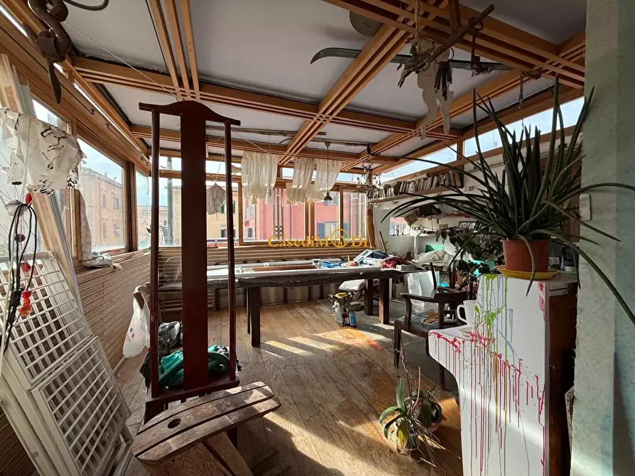 Immagine 11 di Appartamento in vendita  a Livorno