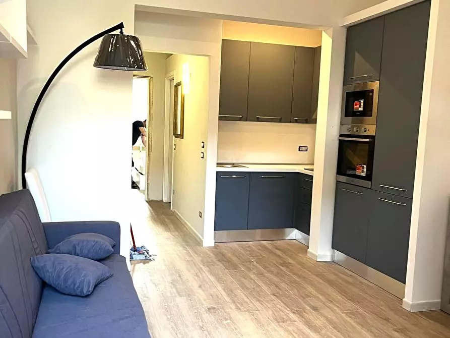 Immagine 3 di Appartamento in vendita  a Viareggio