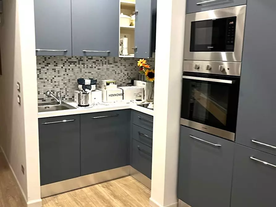 Immagine 17 di Appartamento in vendita  a Viareggio