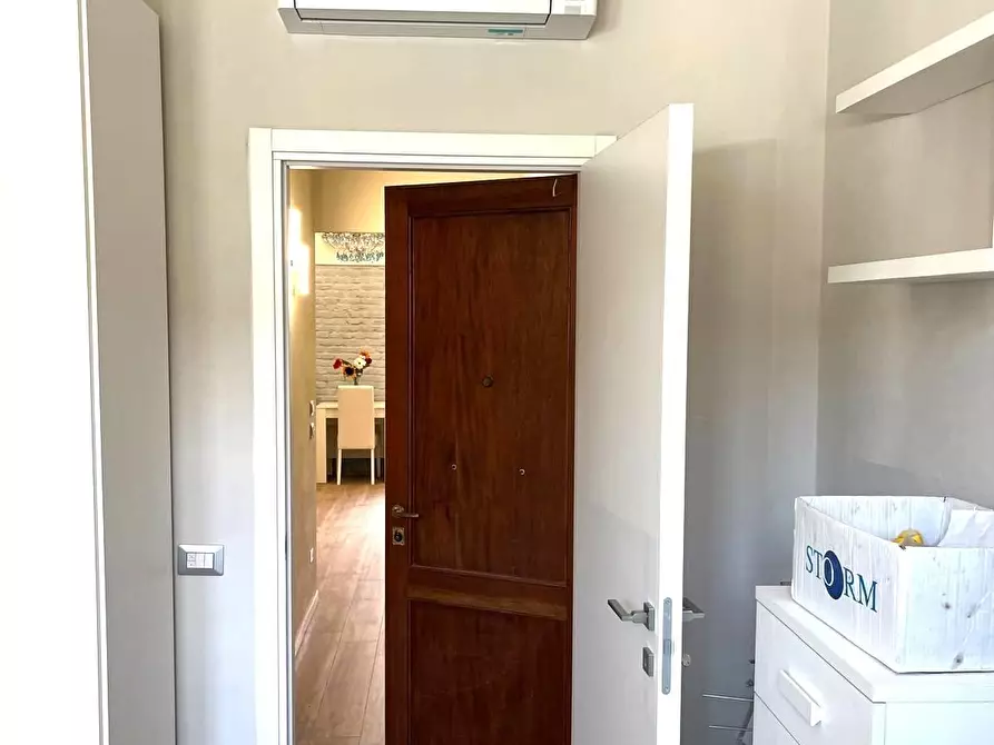 Immagine 19 di Appartamento in vendita  a Viareggio