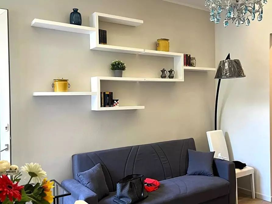 Immagine 2 di Appartamento in vendita  a Viareggio