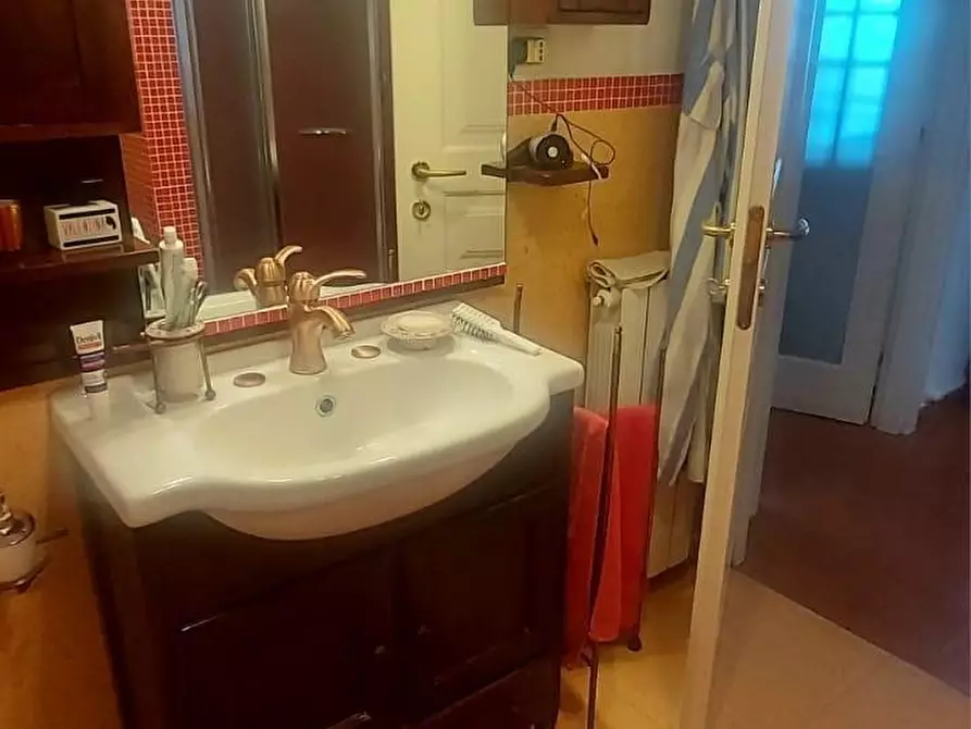 Immagine 14 di Appartamento in vendita  a Livorno