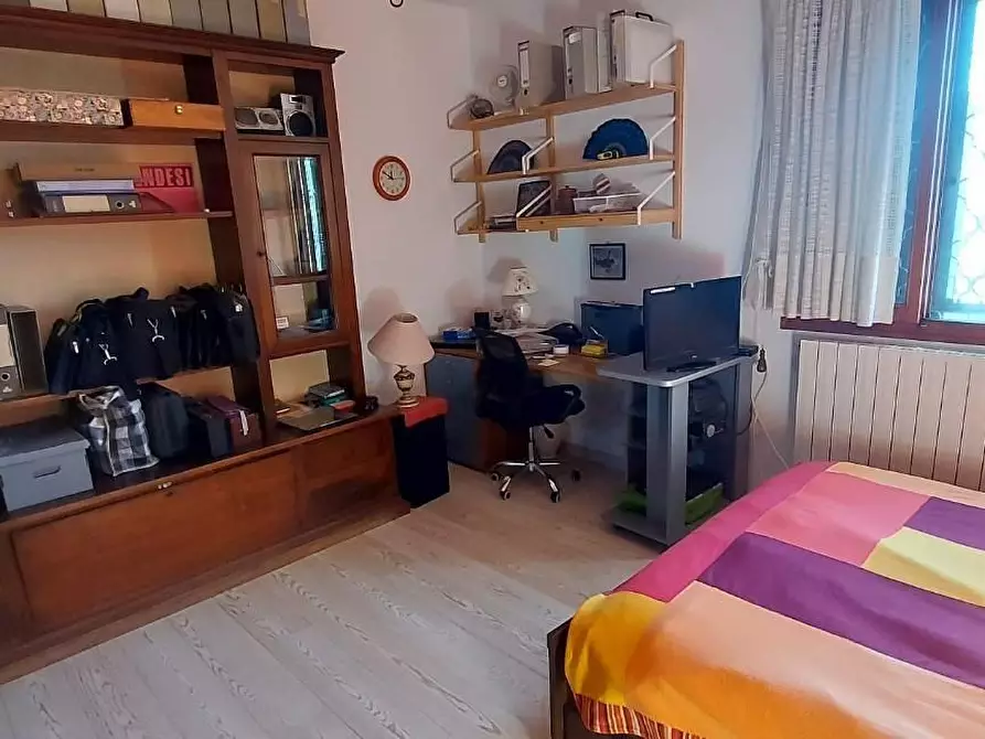 Immagine 11 di Appartamento in vendita  a Livorno