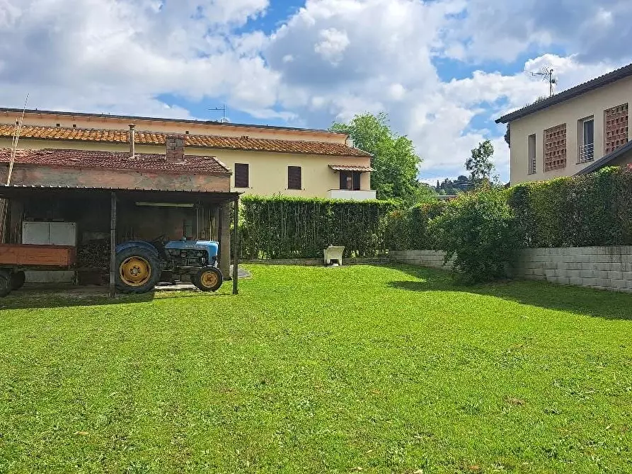 Immagine 56 di Casa colonica in vendita  a Pontedera