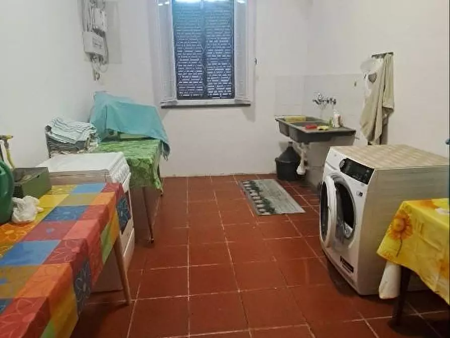 Immagine 37 di Casa colonica in vendita  a Pontedera