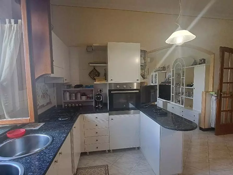 Immagine 8 di Casa colonica in vendita  a Pontedera