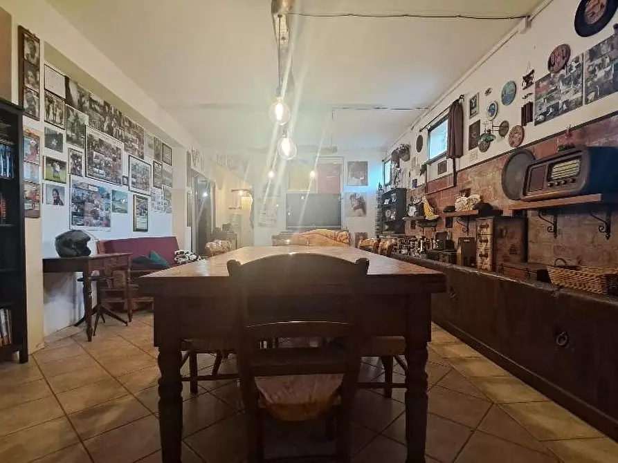 Immagine 43 di Casa colonica in vendita  a Pontedera