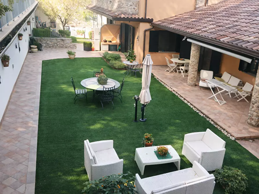 Immagine 6 di Casa bifamiliare in vendita  a Collesalvetti