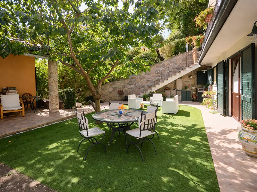 Immagine 3 di Casa bifamiliare in vendita  a Collesalvetti