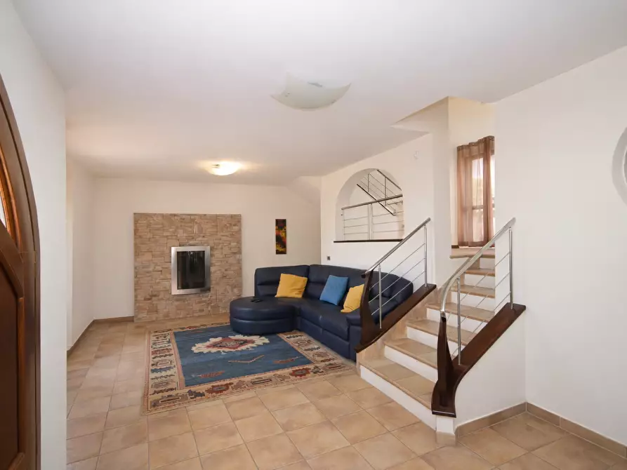 Immagine 15 di Casa bifamiliare in vendita  a Collesalvetti