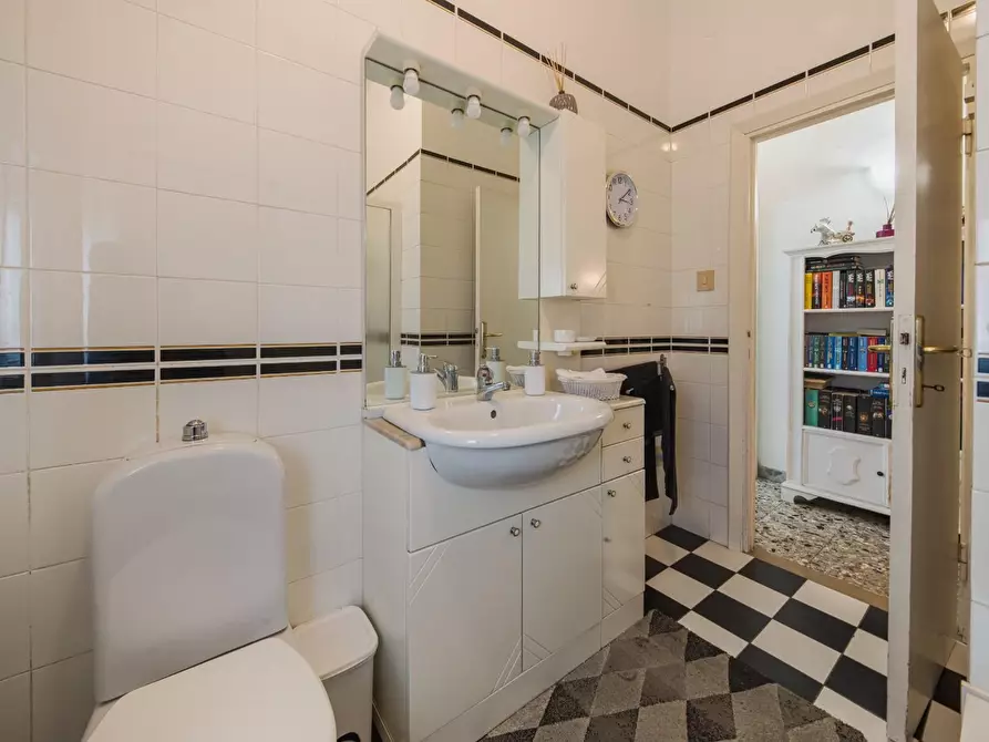 Immagine 17 di Appartamento in vendita  a Pisa