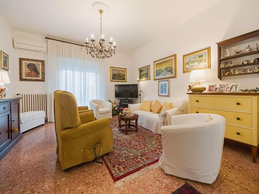 Immagine 2 di Appartamento in vendita  a Pisa