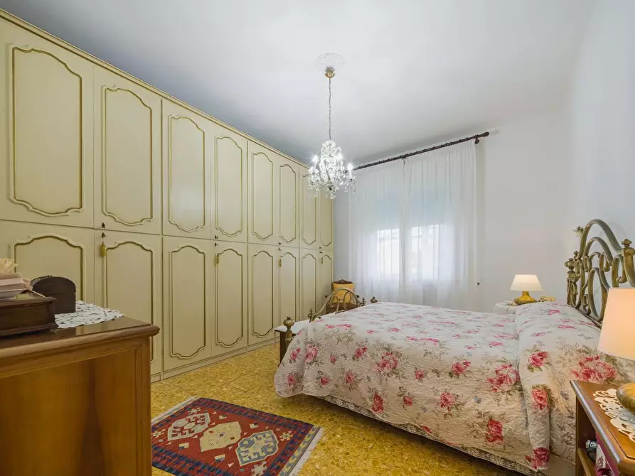 Immagine 12 di Appartamento in vendita  a Pisa