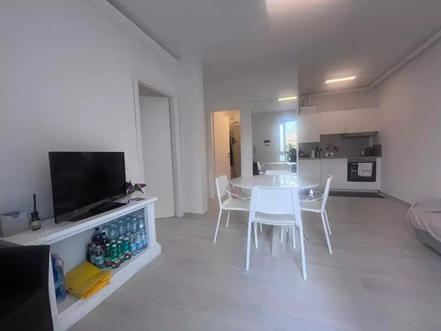 Immagine 2 di Appartamento in vendita  a Massa