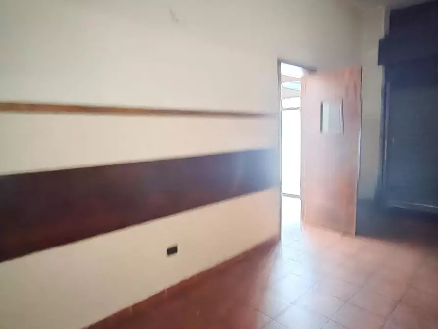 Immagine 4 di Locale commerciale in vendita  a Lecce