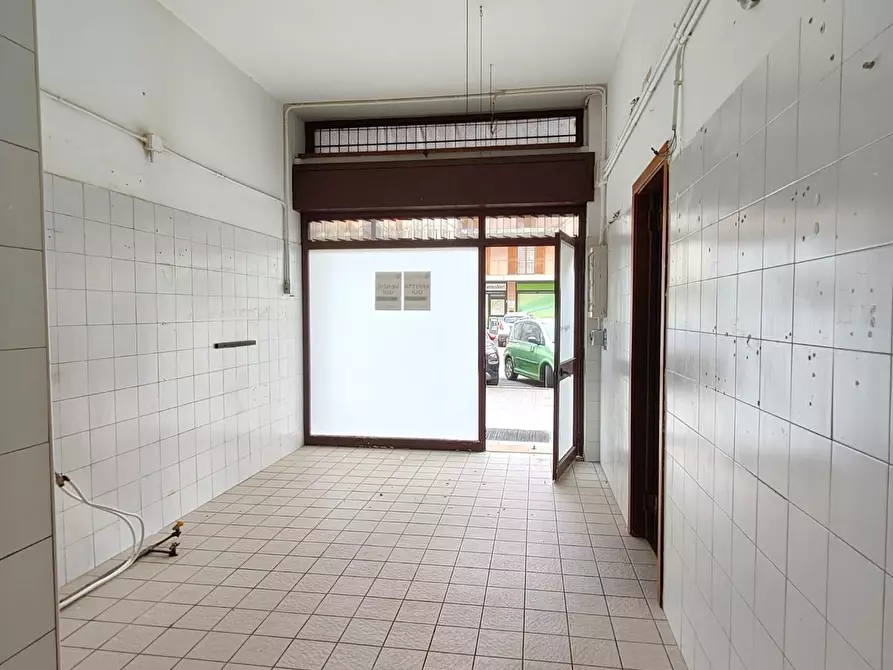 Immagine 7 di Locale commerciale in vendita  a Lecce