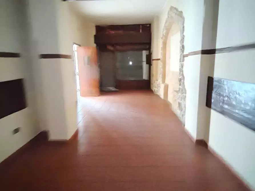 Immagine 14 di Locale commerciale in vendita  a Lecce